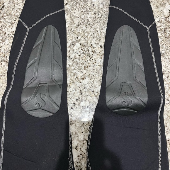 Scubapro Full Length Wetsuit 3/2mm XL - Picture 2 of 8